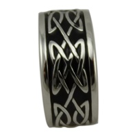 An RI (The King) Wide Ring, Black